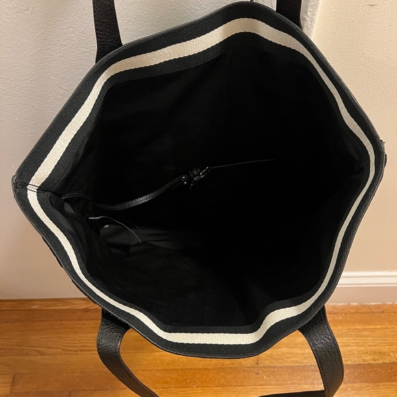 Marc Jacobs Leather Tote Bag Large (comes with dust bag!) - Picture 4 of 13